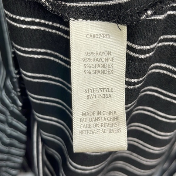 Max Studio Striped Tunic Top Black White Tied Sleeve Cuffs Stretch Plus Size 2X - Picture 9 of 12